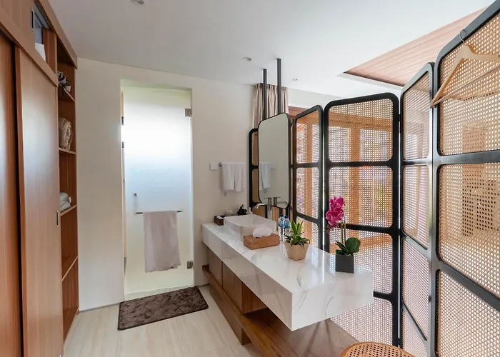 Jb Hazel, 4bedroom In Villa