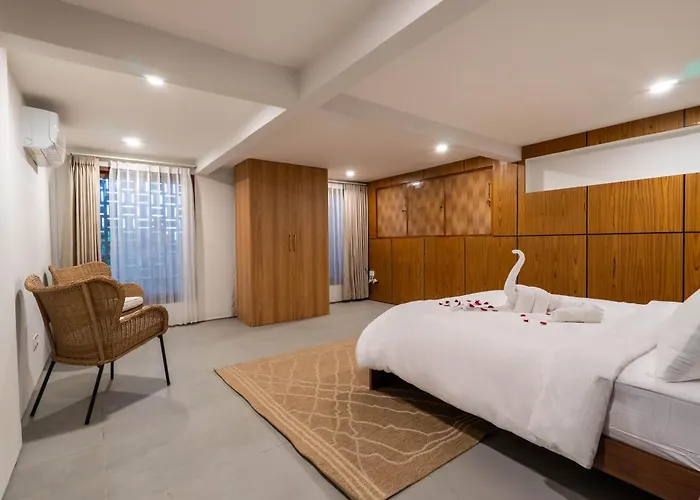 Jb Hazel, 4bedroom In Villa